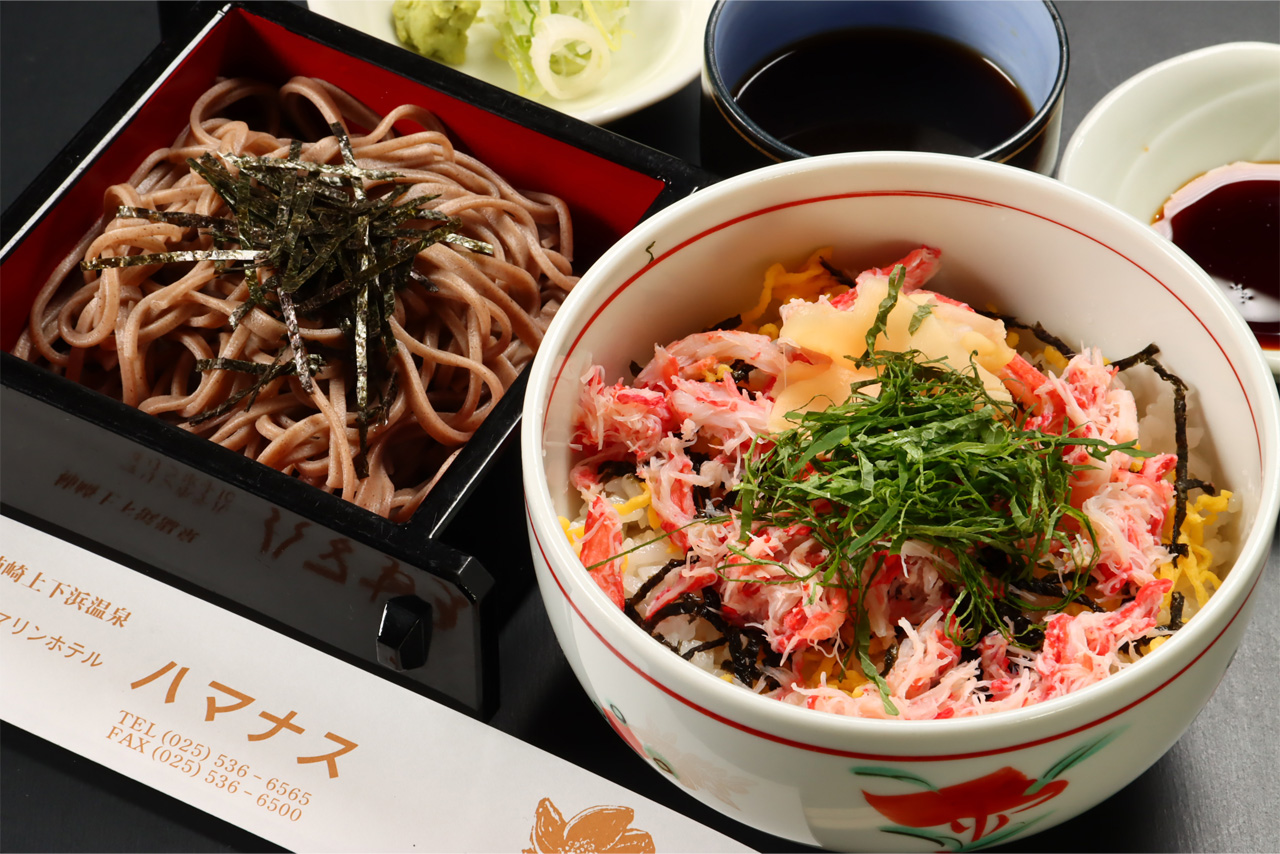 ミニ蟹チラシ丼　蕎麦またはうどんセット